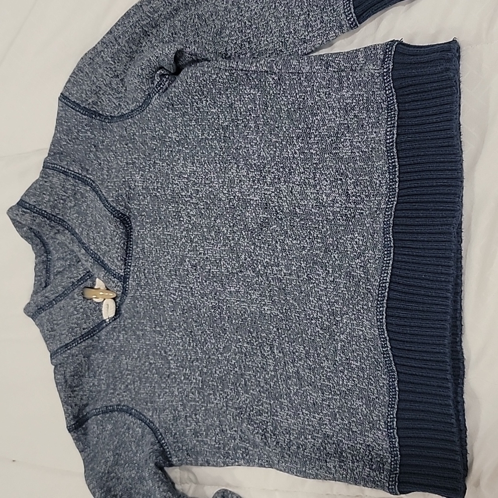 ✨️ Oshkosh Boys Sweater Sz..5T. U2